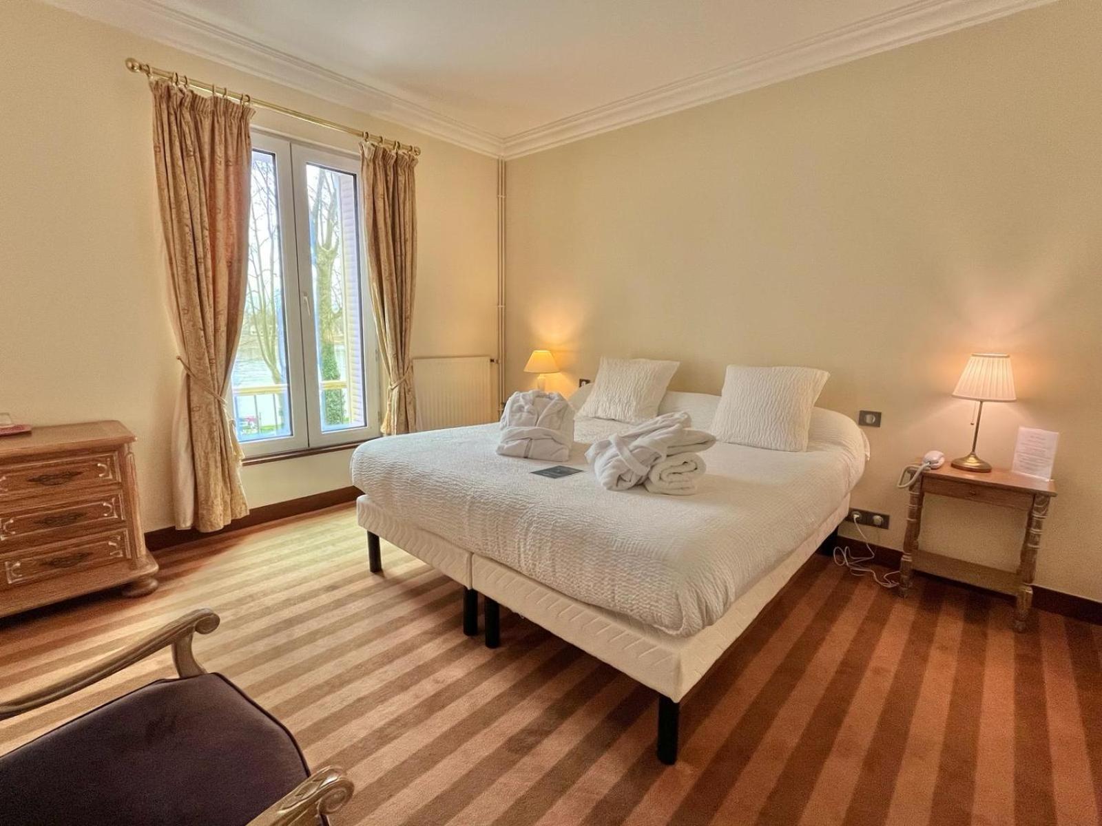 Logis Hotel Le Rivage Gien Exterior photo