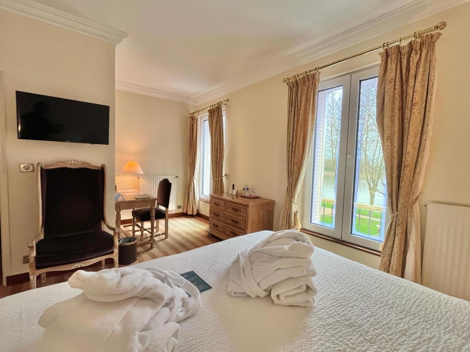 Logis Hotel Le Rivage Gien Exterior photo