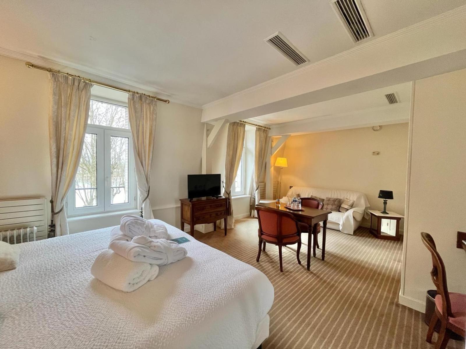Logis Hotel Le Rivage Gien Exterior photo